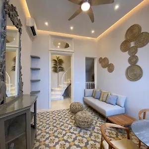 stunning-3-bedroom-seaview-townhouse.qawrahotelsmalta.org/
