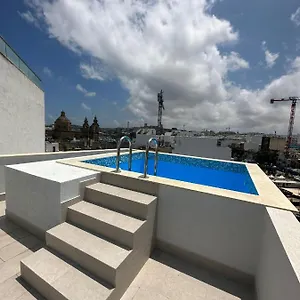 korzo-suites-msida-luxury-penthouse-with-pool.qawrahotelsmalta.org/